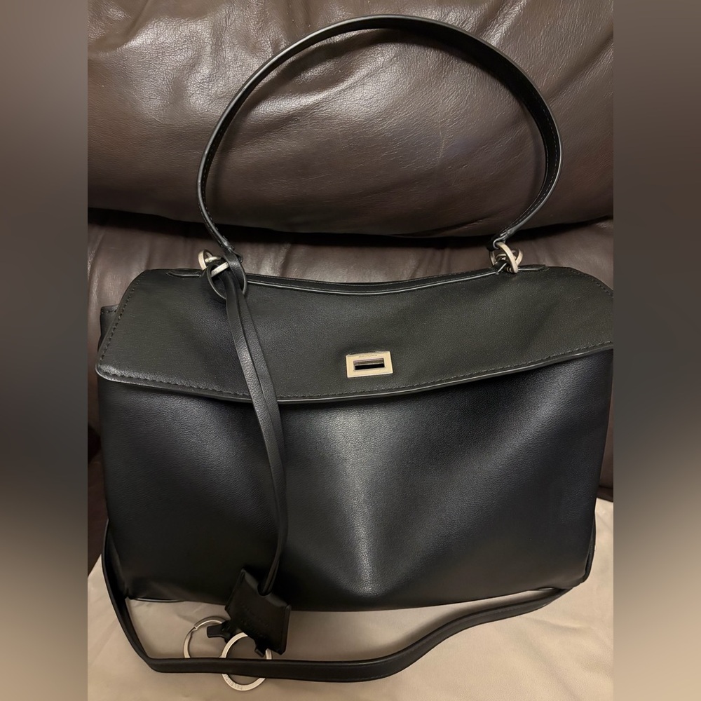 Elegant Black Leather Handbag